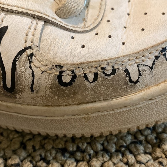 Nike Air Force 1 with Hand Painted Design Size 4Y in GUC - Picture 5 of 7